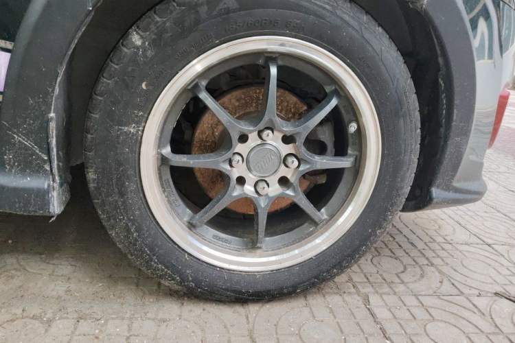 Used Suzuki Swift 2016 1.5L Automatic Fashionable Coolplay Edition Right Front Wheel Hub