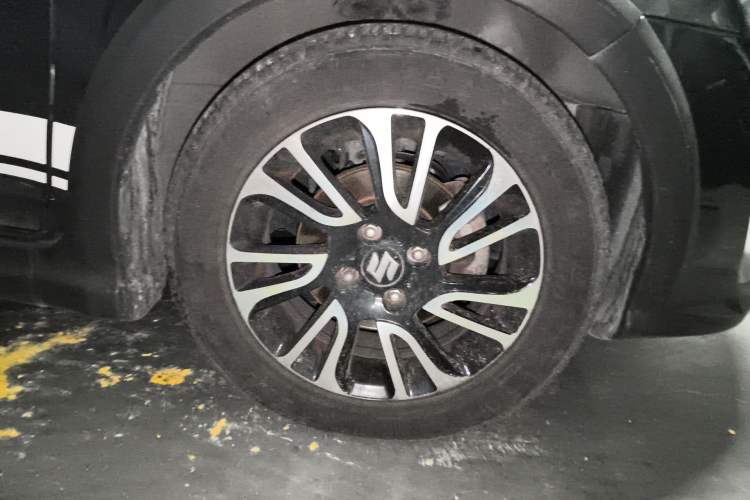 Used Suzuki Swift 2016 1.5L Automatic Fashionable Coolplay Edition Right Front Wheel Hub