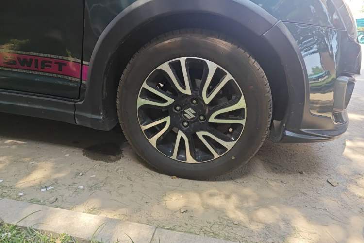 Used Suzuki Swift 2016 1.5L Automatic Fashionable Coolplay Edition Right Front Wheel Hub