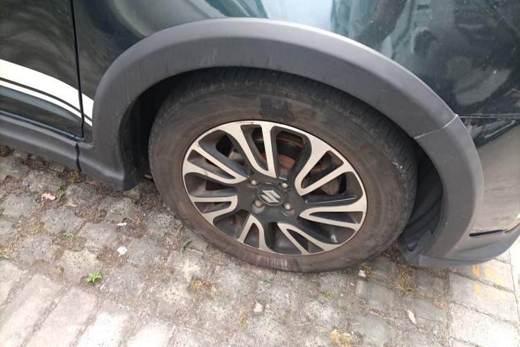 Used Suzuki Swift 2016 1.5L Automatic Fashionable Coolplay Edition Right Front Wheel Hub