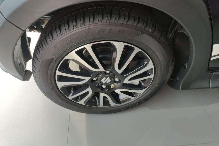Used Suzuki Swift 2016 1.5L Automatic Fashionable Coolplay Edition Right Rear Wheel Hub