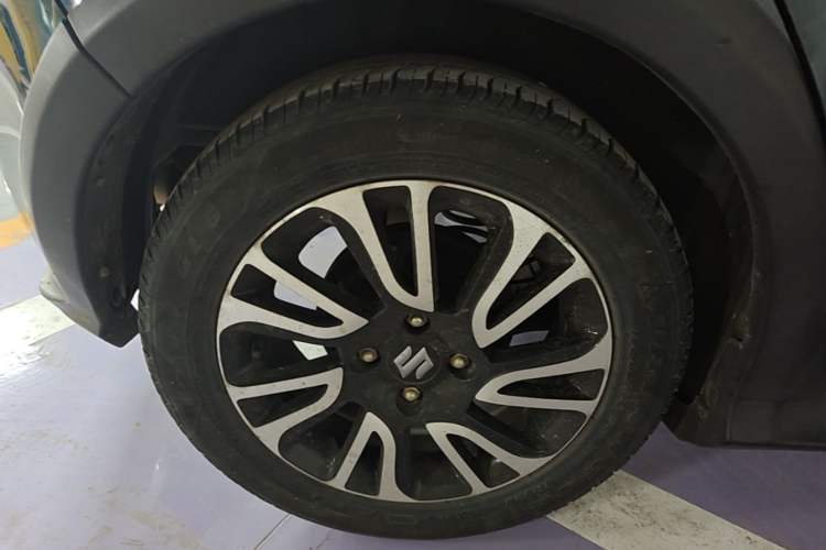 Used Suzuki Swift 2016 1.5L Automatic Fashionable Coolplay Edition Right Rear Wheel Hub