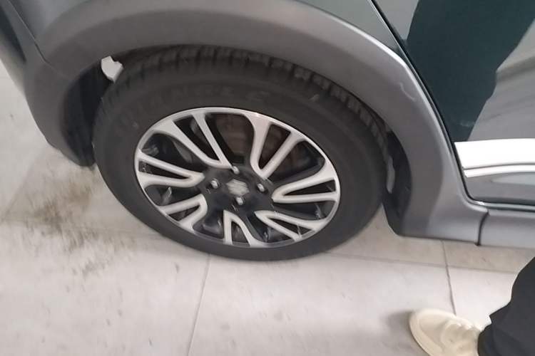 Used Suzuki Swift 2016 1.5L Automatic Fashionable Coolplay Edition Right Rear Wheel Hub