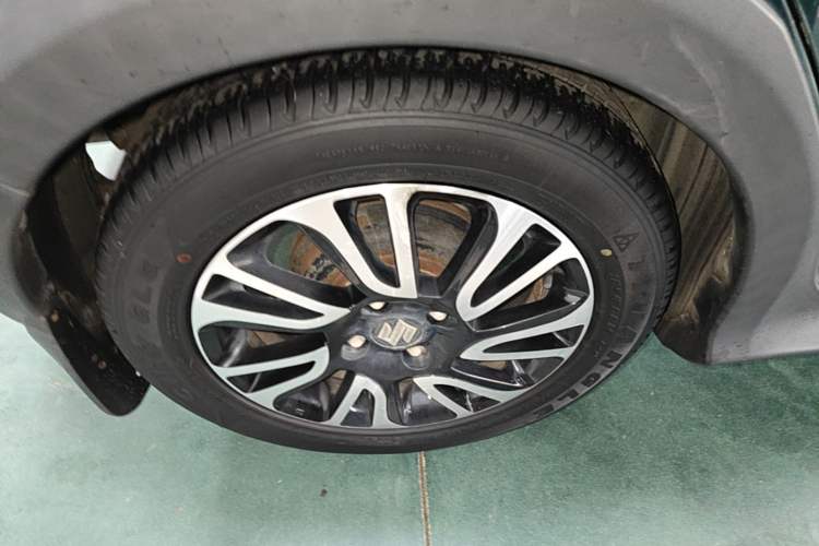Used Suzuki Swift 2016 1.5L Automatic Fashionable Coolplay Edition Right Rear Wheel Hub