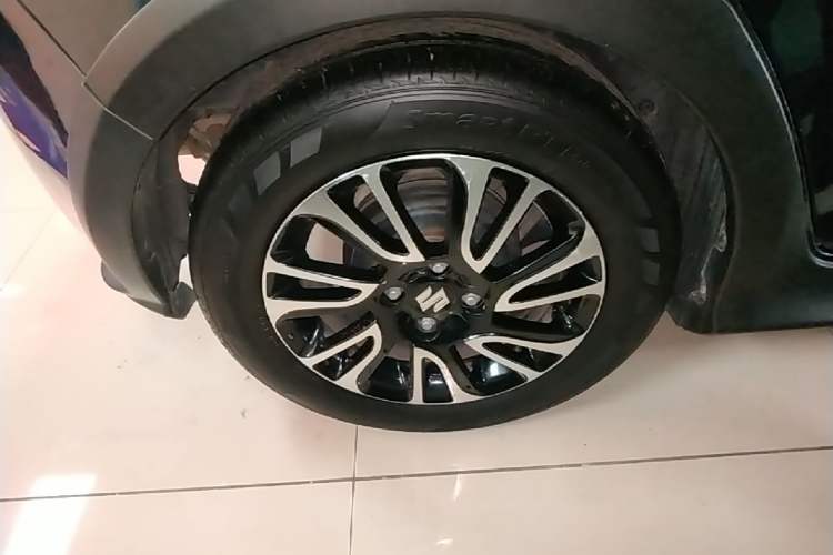 Used Suzuki Swift 2016 1.5L Automatic Fashionable Coolplay Edition Right Rear Wheel Hub