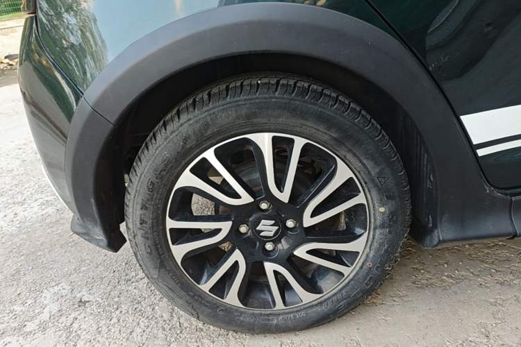 Used Suzuki Swift 2016 1.5L Automatic Fashionable Coolplay Edition Right Rear Wheel Hub
