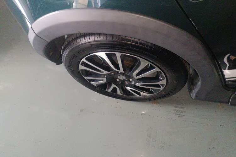 Used Suzuki Swift 2016 1.5L Automatic Fashionable Coolplay Edition Right Rear Wheel Hub