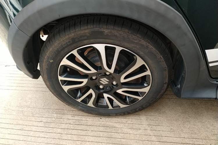 Used Suzuki Swift 2016 1.5L Automatic Fashionable Coolplay Edition Right Rear Wheel Hub