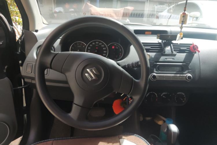 Used Suzuki Swift 2016 1.5L Automatic Fashionable Coolplay Edition Steering Wheel
