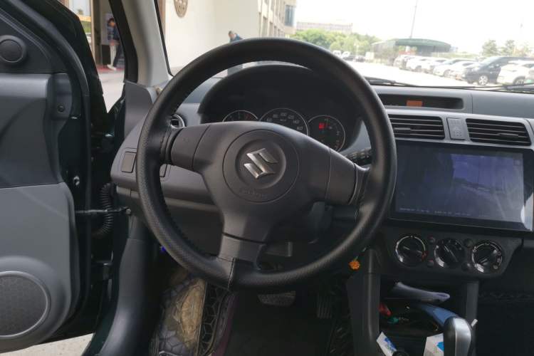 Used Suzuki Swift 2016 1.5L Automatic Fashionable Coolplay Edition Steering Wheel