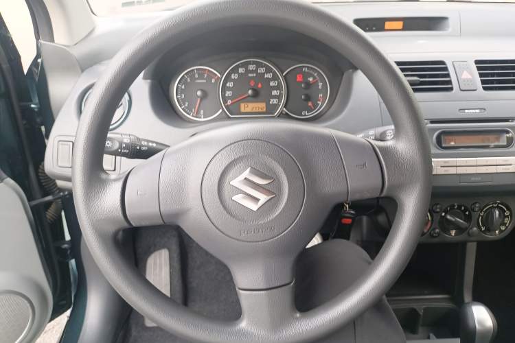 Used Suzuki Swift 2016 1.5L Automatic Fashionable Coolplay Edition Steering Wheel