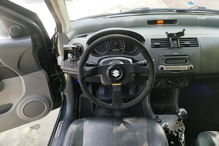 Used Suzuki Swift 2016 1.5L Manual Fashion Edition Cool Play Version Steering Wheel