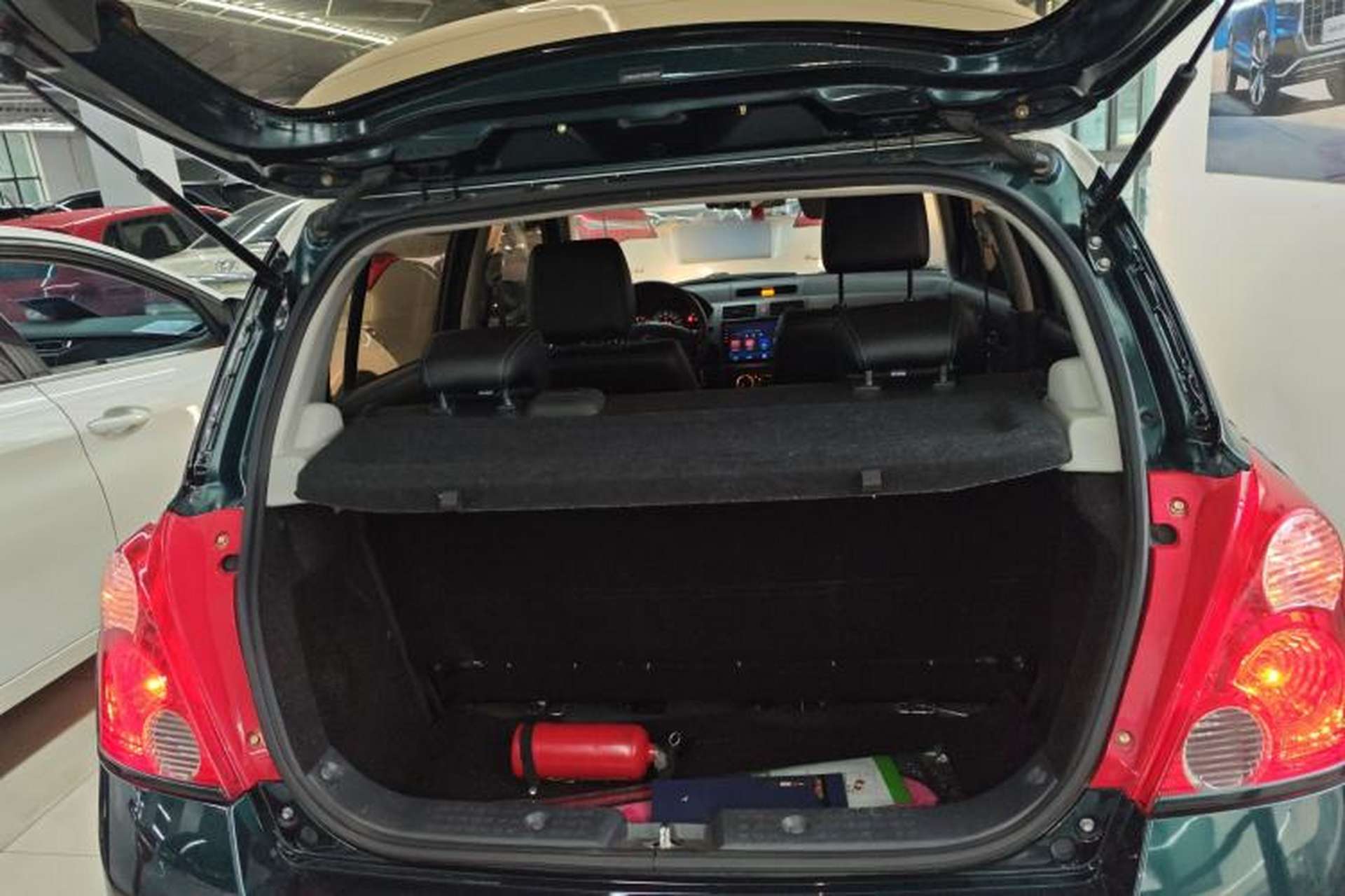 Used Suzuki Swift 2016 1.5L Automatic Fashionable Coolplay Edition Trunk