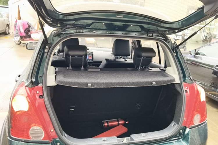 Used Suzuki Swift 2016 1.5L Automatic Fashionable Coolplay Edition Trunk