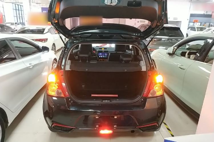 Used Suzuki Swift 2016 1.5L Automatic Fashionable Coolplay Edition Trunk