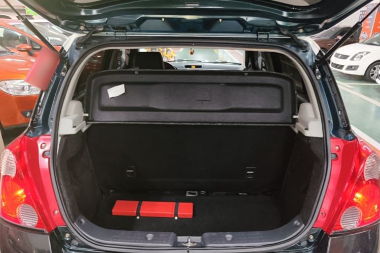 Used Suzuki Swift 2016 1.5L Automatic Fashionable Coolplay Edition Trunk
