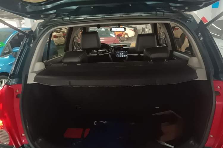 Used Suzuki Swift 2016 1.5L Automatic Fashionable Coolplay Edition Trunk
