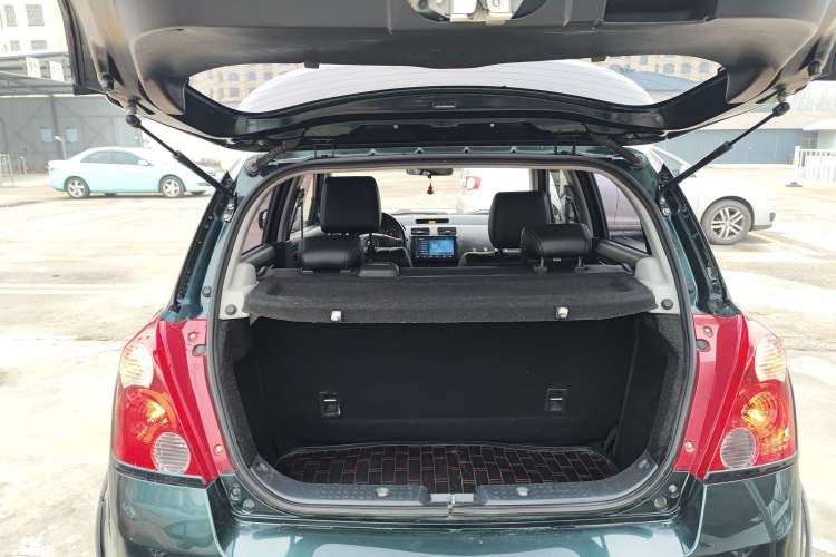 Used Suzuki Swift 2016 1.5L Automatic Fashionable Coolplay Edition Trunk