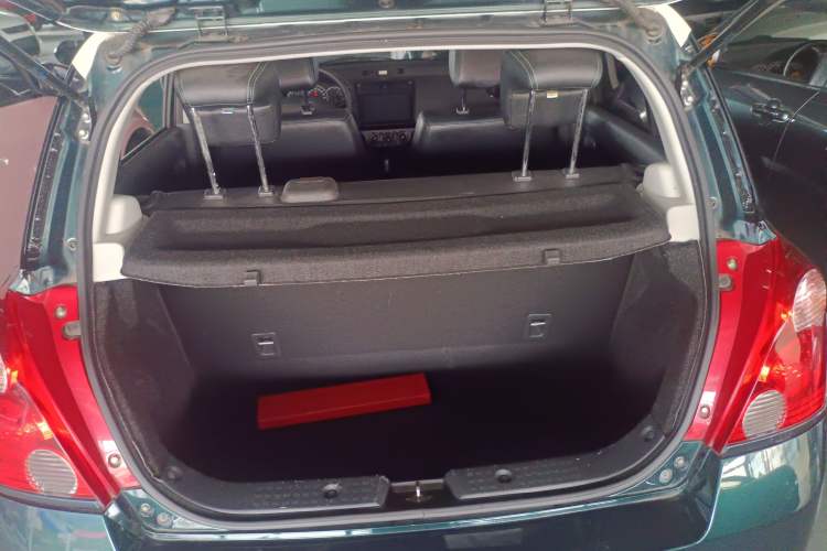 Used Suzuki Swift 2016 1.5L Automatic Fashionable Coolplay Edition Trunk