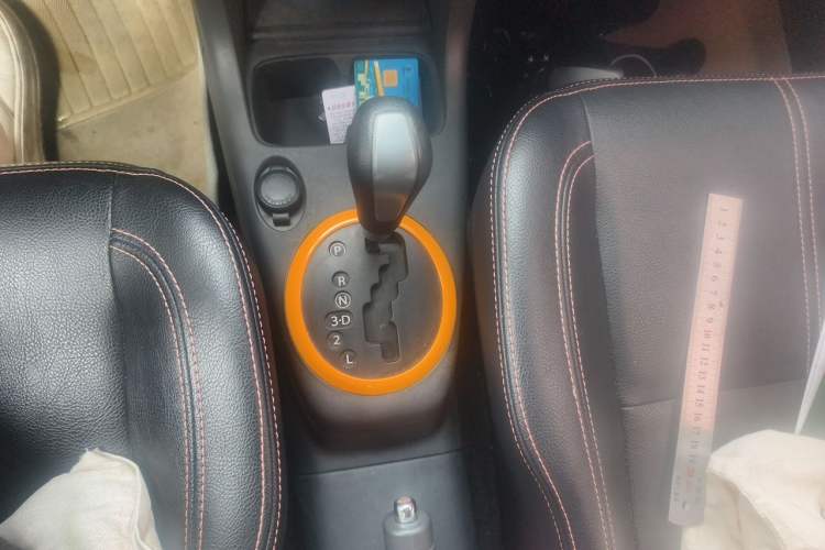Used Suzuki Swift 2016 1.5L Automatic Fashionable Coolplay Edition Gear Lever