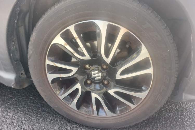 Used Suzuki Swift 2016 1.5L Automatic Fashionable Coolplay Edition Right Front Wheel Hub
