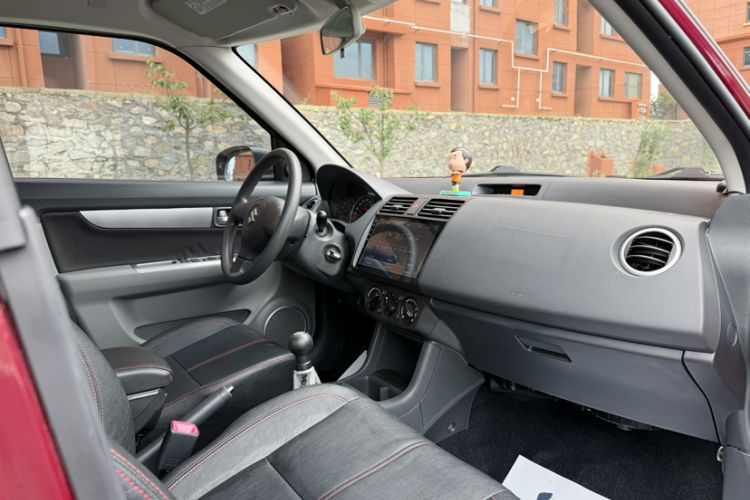 Used Suzuki Swift 2016 1.5L Manual Fashion Model Interior 1