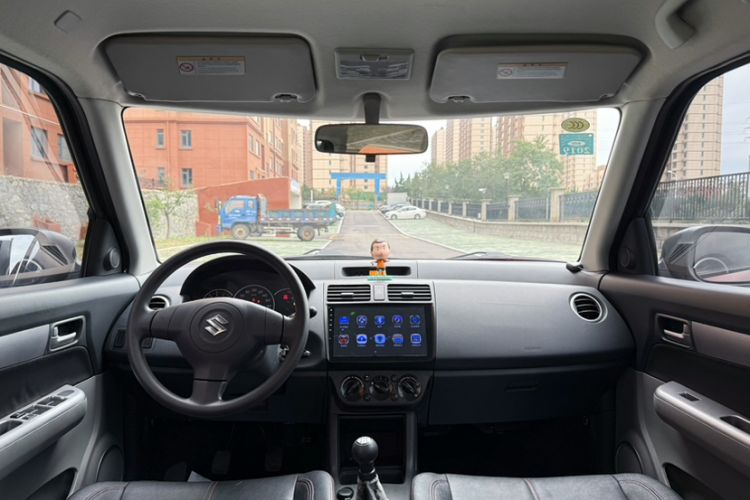 Used Suzuki Swift 2016 1.5L Manual Fashion Model Interior 6