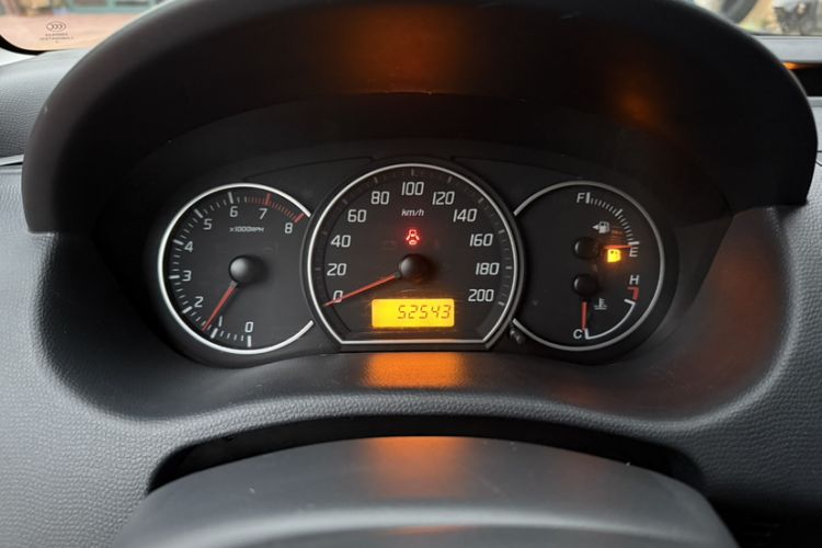 Used Suzuki Swift 2016 1.5L Manual Fashion Model Odometer Close Up