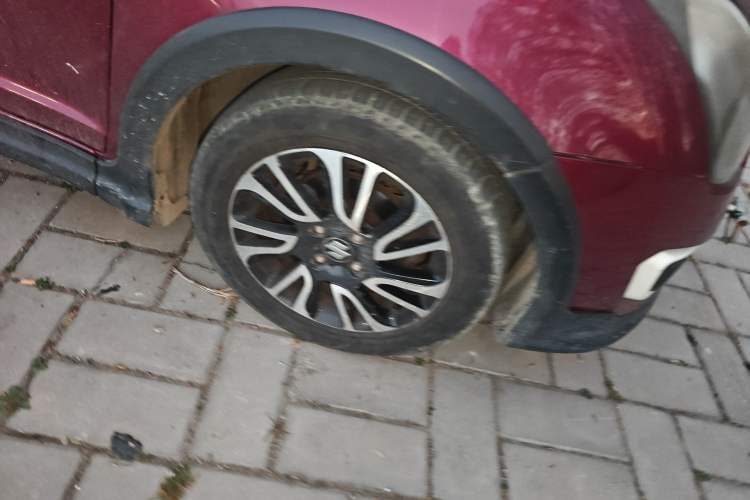 Used Suzuki Swift 2016 1.5L Manual Fashion Model Right Front Wheel Hub