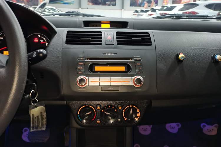 Used Suzuki Swift 2016 1.5L Automatic Fashionable Coolplay Edition Audio And AC Panel