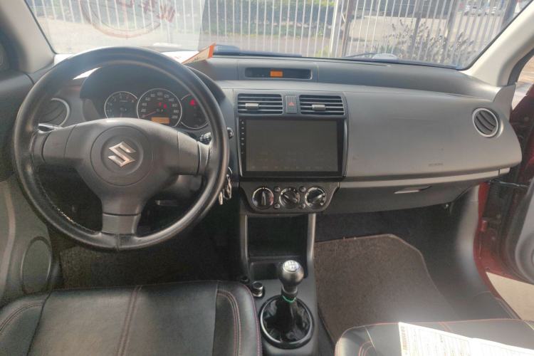 Used Suzuki Swift 2016 1.5L Manual Fashion Model Center Console