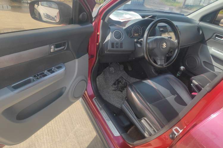 Used Suzuki Swift 2016 1.5L Manual Fashion Model Driver Seat