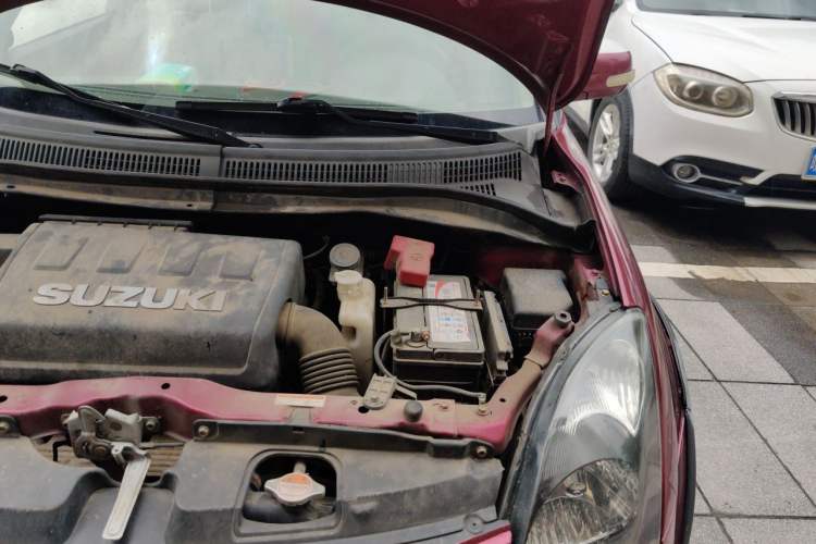 Used Suzuki Swift 2016 1.5L Manual Fashion Model Engine Bay Left