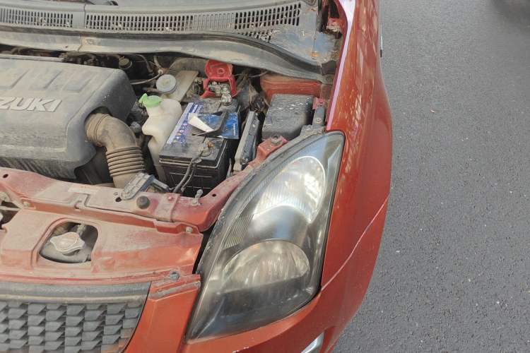 Used Suzuki Swift 2016 1.5L Manual Fashion Model Engine Bay Left