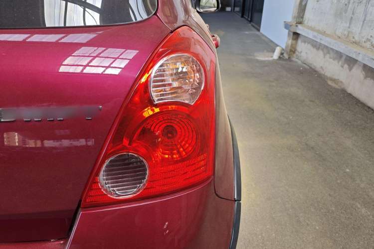 Used Suzuki Swift 2016 1.5L Automatic Fashionable Coolplay Edition Exterior 6