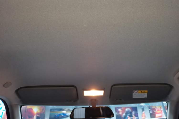 Used Suzuki Swift 2016 1.5L Automatic Fashionable Coolplay Edition Headliner