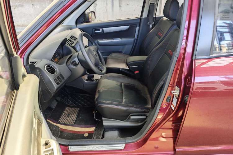 Used Suzuki Swift 2016 1.5L Automatic Fashionable Coolplay Edition Interior 11