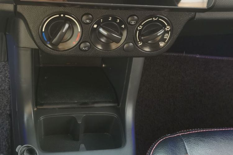 Used Suzuki Swift 2016 1.5L Manual Fashion Model Interior 2
