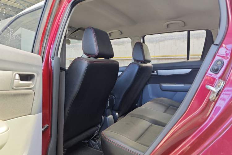Used Suzuki Swift 2016 1.5L Automatic Fashionable Coolplay Edition Interior 8