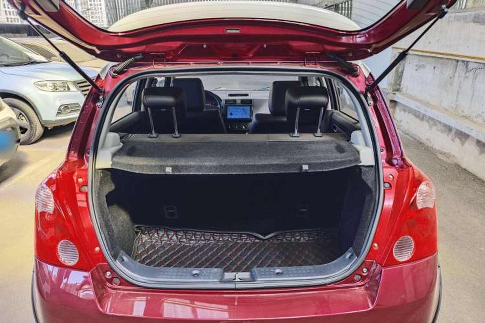 Used Suzuki Swift 2016 1.5L Automatic Fashionable Coolplay Edition Interior 9