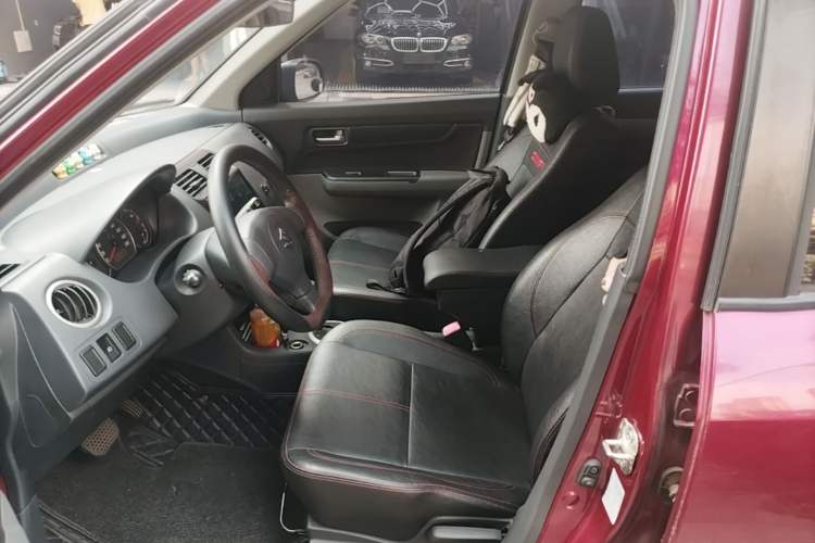 Used Suzuki Swift 2016 1.5L Automatic Fashionable Coolplay Edition Left Front Seat