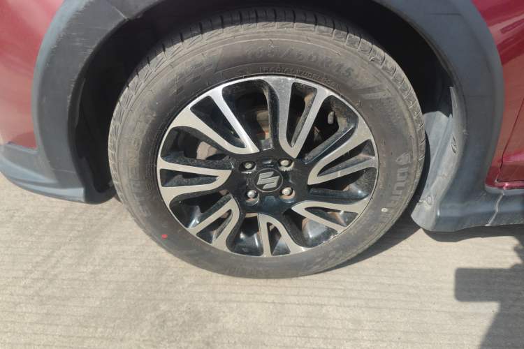 Used Suzuki Swift 2016 1.5L Manual Fashion Model Left Front Wheel Hub