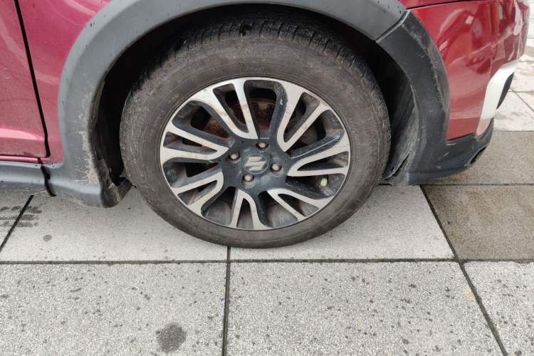 Used Suzuki Swift 2016 1.5L Manual Fashion Model Right Front Wheel Hub