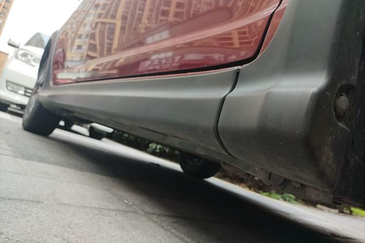 Used Suzuki Swift 2016 1.5L Automatic Fashionable Coolplay Edition Right Side Sill