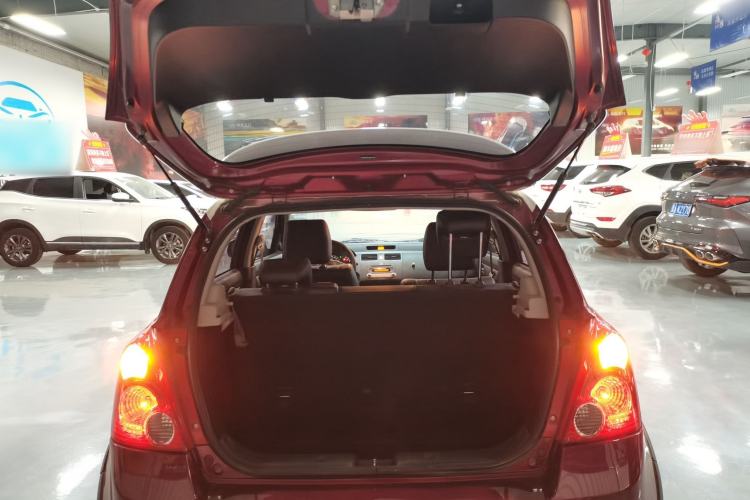 Used Suzuki Swift 2016 1.5L Automatic Fashionable Coolplay Edition Trunk