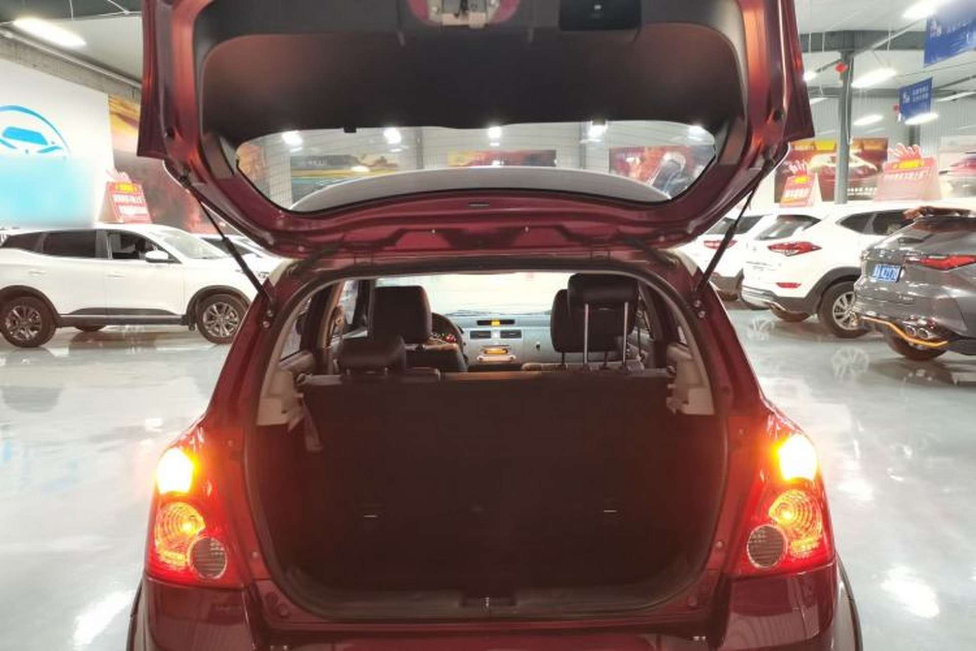 Used Suzuki Swift 2016 1.5L Automatic Fashionable Coolplay Edition Trunk