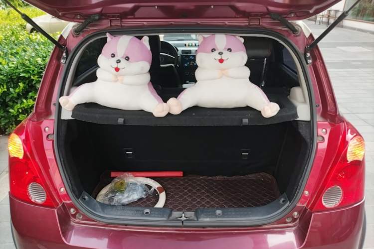 Used Suzuki Swift 2016 1.5L Automatic Fashionable Coolplay Edition Trunk