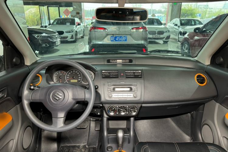 Used Suzuki Swift 2016 1.5L Automatic Fashionable Coolplay Edition Interior 10
