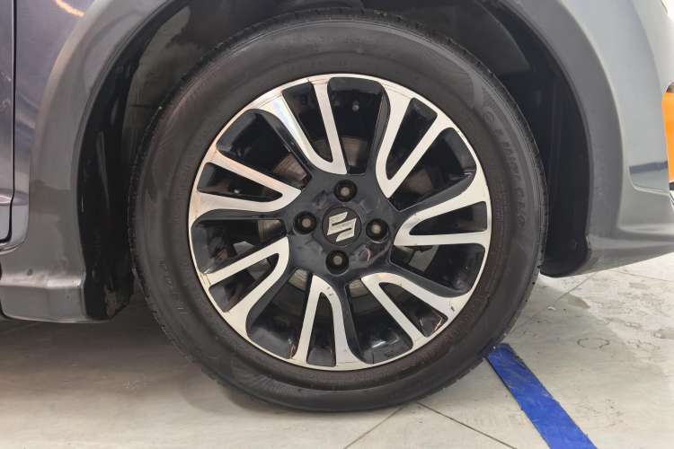 Used Suzuki Swift 2016 1.5L Automatic Fashionable Coolplay Edition Right Front Wheel Hub