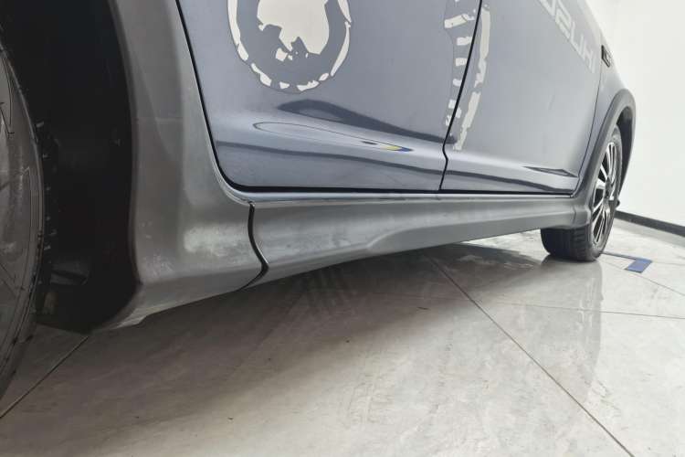 Used Suzuki Swift 2016 1.5L Automatic Fashionable Coolplay Edition Right Side Sill